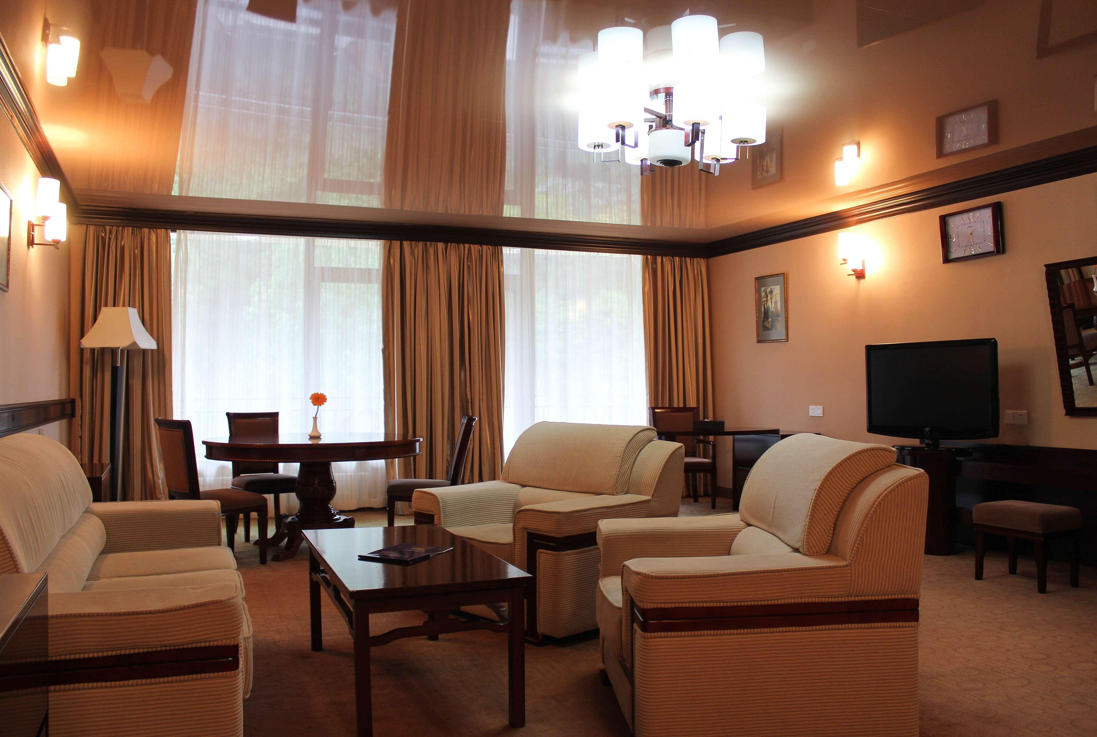 Best Western Plus Paradise Hotel Діліжан Номер фото